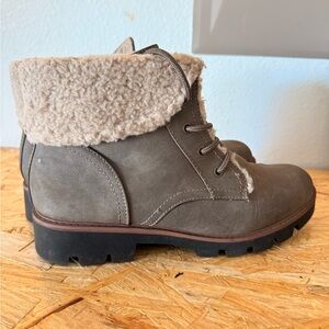 Cliffs by WHITE MOUNTAIN Taupe Winter Boots